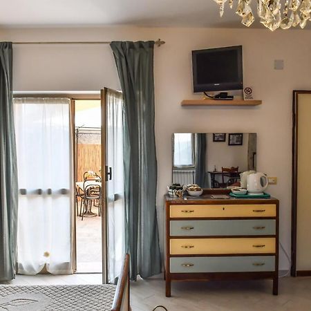 La Terra Di Mingo Bed and Breakfast Vado Ligure Buitenkant foto
