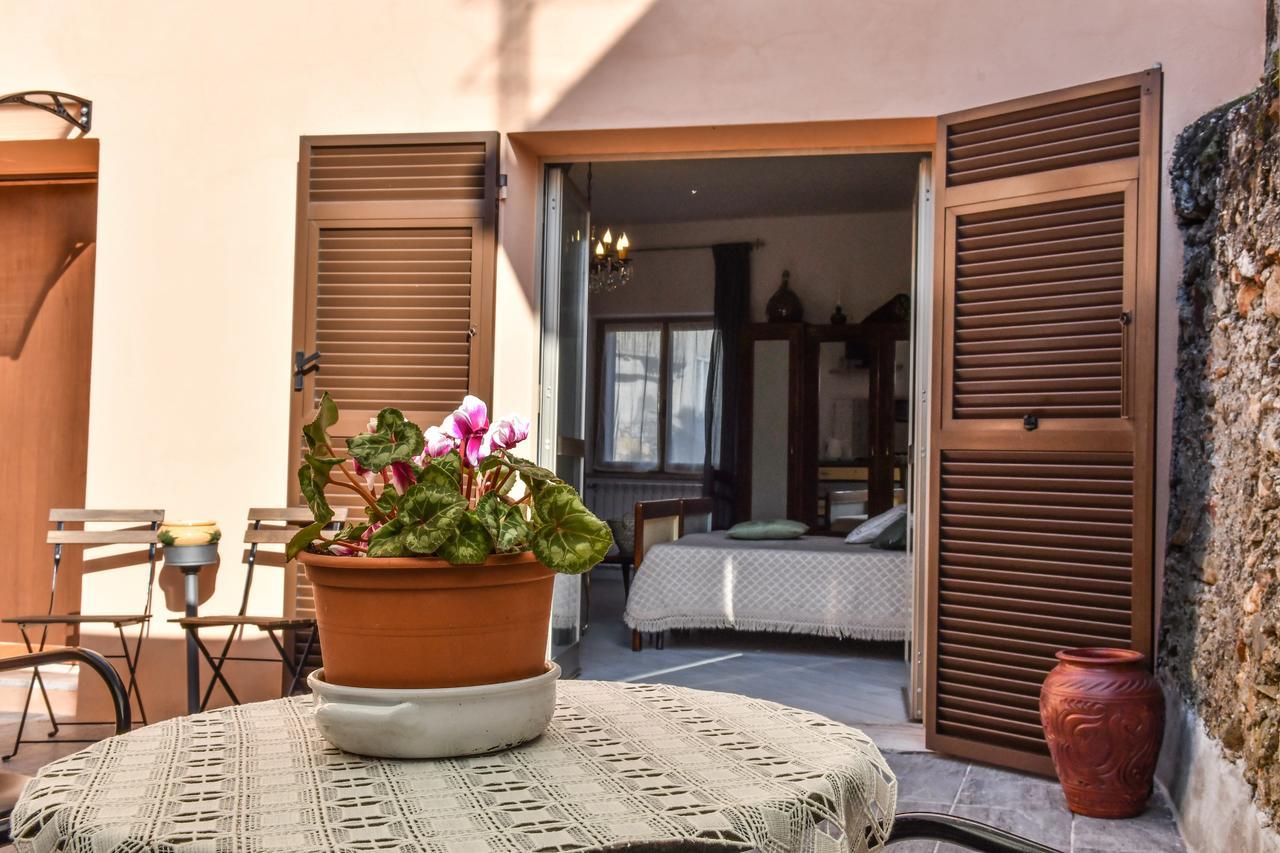 La Terra Di Mingo Bed and Breakfast Vado Ligure Buitenkant foto